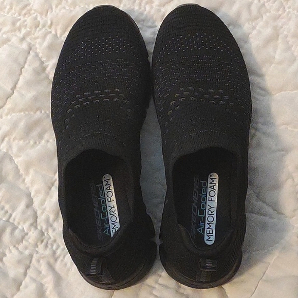Sketchers Slip-on Air-Cooled Stretch Slide Step Sneakers. Black  Size 10
